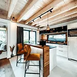 Casa de Férias Zsam Mit Sauna Und Hottub