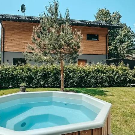 בקתה Zsam Mit Sauna Und Hottub