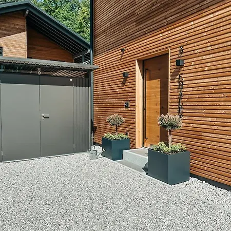 Zsam Mit Sauna Und Hottub ガルミッシュ・パルテンキルヒェン