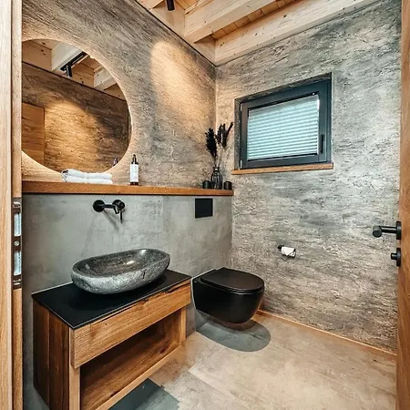 Zsam Mit Sauna Und Hottub * ガルミッシュ・パルテンキルヒェン