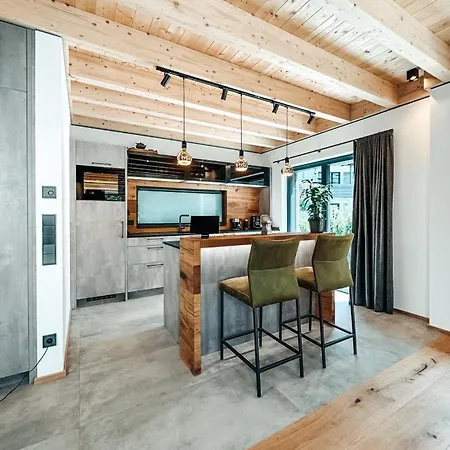 Zsam Mit Sauna Und Hottub בקתה *