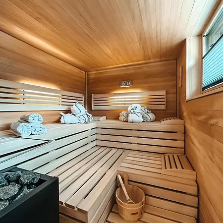 샬레 Zsam Mit Sauna Und Hottub 가르미슈파르텐키르헨